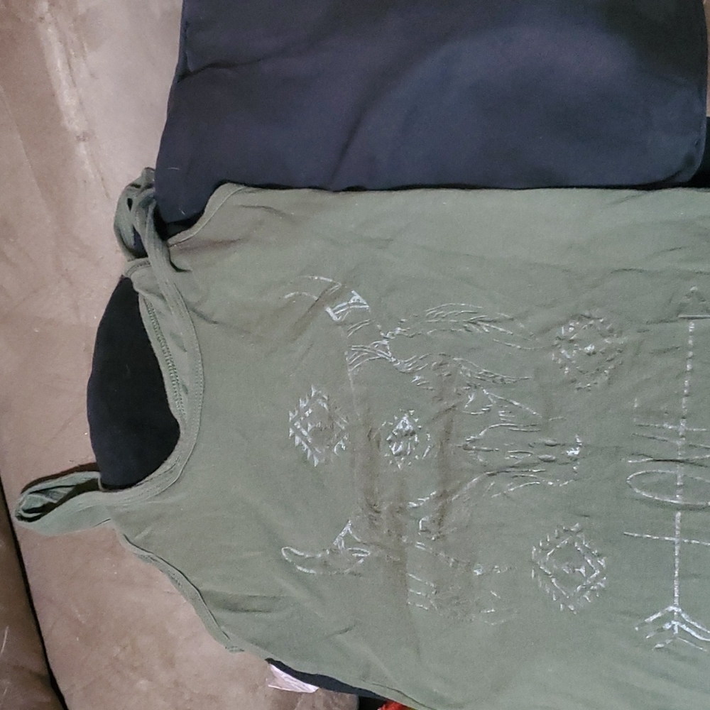 Tank top - Picture 3 of 3
